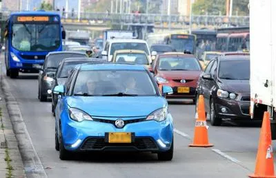 Carros. En relación con el cambio de placas en Bogotá.
