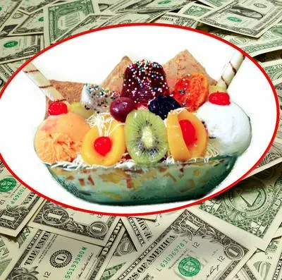 Colombianos a Estados Unidos que se ganan buena plata vendiendo ensaladas de frutas.