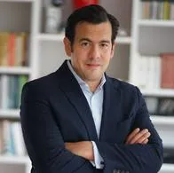 Quién es Rodrigo Lara, candidato a la Alcaldía de Bogotá: su padre es Rodrigo Lara Bonilla, quién es su esposa, qué estudio y sus hermanos.