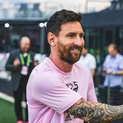 Colombiano perdió trabajo en Estados Unidos por pedirle autógrafo a Messi: "Valió la pena"