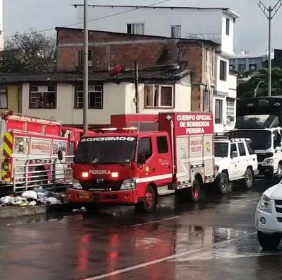 Bomberos de Pereira no les estarían pagando horas extras hace nueve años.