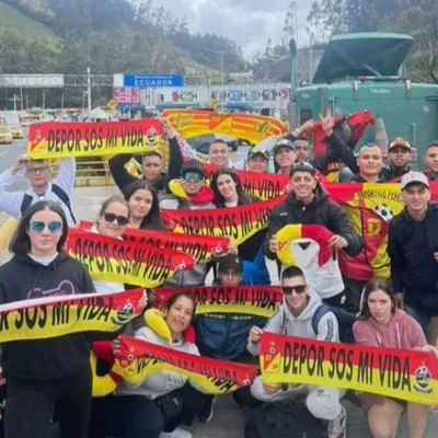 Hinchas del Deportivo Pereira en Ecuador.