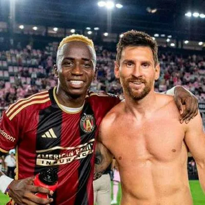 El futbolista colombiano Edwin Mosquera, de Atlanta, recordó cuando veía a Messi por televisión en Chocó y ahora lo enfrenta en la MLS.