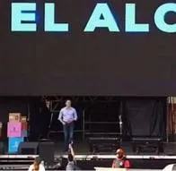 Daniel Quintero, en Feria de las Flores de Medellín se puso a regalar computador