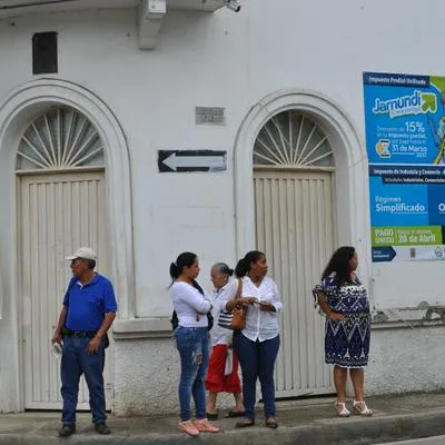 Indígenas se metieron a Alcaldía de Jamundí para protestar y tienen retenidos a todos los funcionarios que allí trabajan. La situación es delicada. 