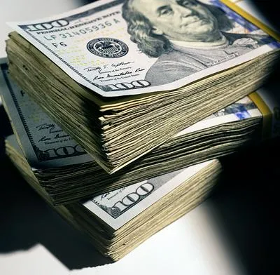 Dólar hoy 9 de agosto de 2023 bajo 4 pesos por dato de inflación en julio