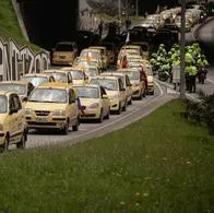 Paro de taxistas este miércoles 9 de agosto en Colombia es por aumento de la gasolina. Dicen que son muchos gastos y ganancias no se ven. 