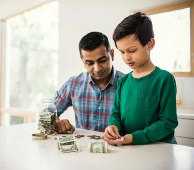 Cómo enseñarles a los niños sobre educación financiera de manera fácil; aplique estos 7 consejos con sus hijos para que tengan buenos hábitos con el dinero.