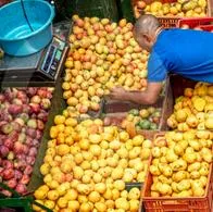 Medellín es la ciudad en Colombia que más bajo tiene los precios en los alimentos. 