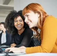 Empresas en Bogotá como Compensar, Colsubsidio y el Banco Agrario ofrecen empleo a profesionales. 