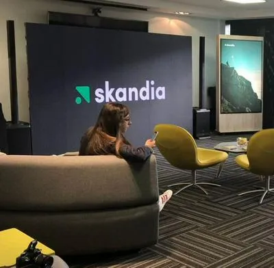 El fondo privado de pensiones Skandia abrió ofertas de empleo en Bogotá. Estas son las vacantes, los requisitos y los salarios que ofrece.