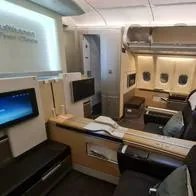 Conozca cómo es viajar en primera clase en la aerolínea Lufthansa desde Colombia hacia Alemania. Hay todo tipo de beneficios. 