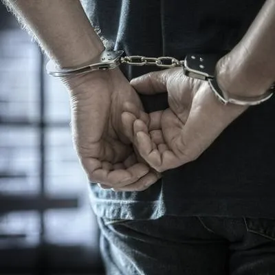 Un hombre nigeriano, un policía y dos personas más cayeron en Bogotá por el tráfico de estupefacientes.