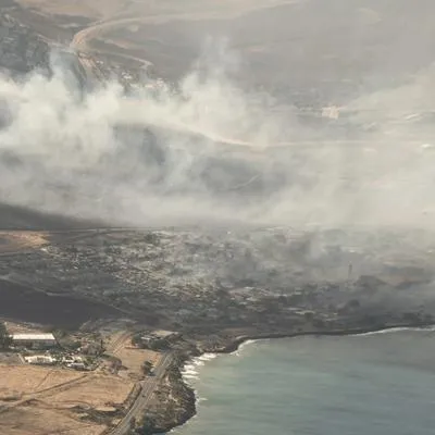Isla de Maui, en Hawái, consumida por el fuego este 9 de agosto de 2023.