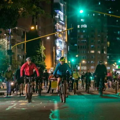 Bogotá: ladrones robaron a 12 personas en ciclovía nocturna sus bicicletas