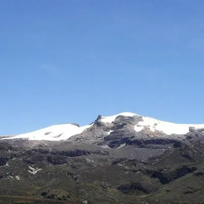 Nevado de Santa Isabel en 2005, que perdería su nieve para 2028 debido al calentamiento global.