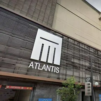 Un hombre fue asaltado y amenazado de muerte en el centro comercial Atlantis de Bogotá. La víctima contó detalles de lo que sucedió.