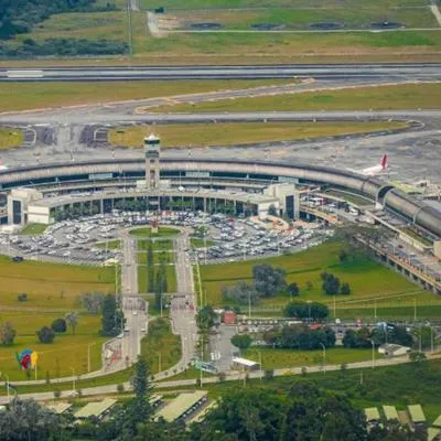 Aeropuerto Internacional José María Córdova, que tendrá ampliamiento en las vías de acceso.