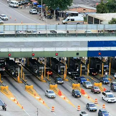 Ilusionaron a los conductores de Colombia: congelarían de manera indefinida tarifa de peajes, pero hacen advertencia de las consecuencias.