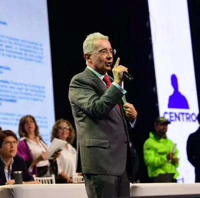Álvaro Uribe elige a quién apoyar para Alcaldía de Bogotá; no sería Diego Molano