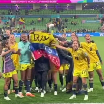 Jugadoras de Selección Colombia ayudaron a pareja a revelar género de su hijo
