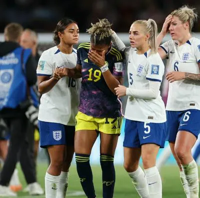 Colombia perdió 2-1 ante Inglaterra y quedó eliminada del Mundial femenino.