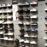 Enseñan cómo diferenciar tenis Adidas originales de las réplicas; es bastante fácil
