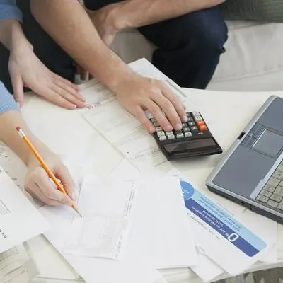 Conozca dónde se pueden pagar los impuestos vehiculares, predial, industria y comercia y más en Bogotá, que cuenta con más de 20 opciones de pago.