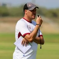 Juan Cruz Real, técnico del Deportes Tolima, que sueña con remontarle a Alianza Petrolera y pidió a los hinchas que fueran al estadio.