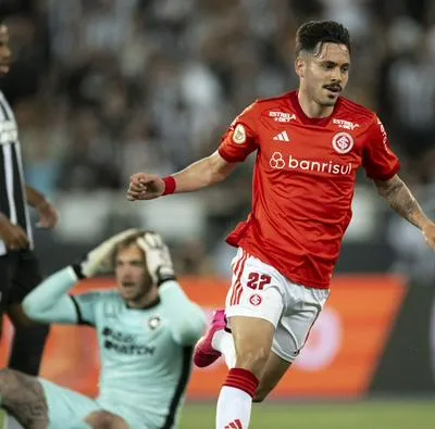 Lucas Perri arquero de Botafogo y su desafortunada jugada para darle el gol a Internacional