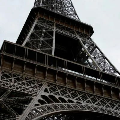 El pasado sábado, la emblemática Torre Eiffel fue protagonista por amenaza de bomba en dos ocasiones que terminaron ser falsas.