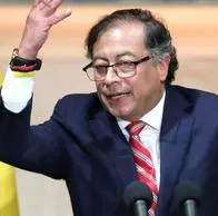 Gustavo Petro, al que  Noticias Caracol le respondió por nota de apoyo de narco a su campaña.