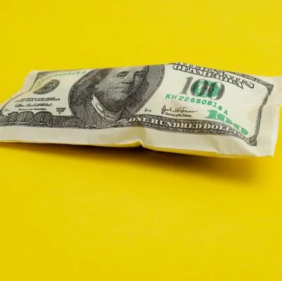 Dólar hoy se pegó disparada en Colombia y sobrepasó barrera de los 4.000 pesos, lo que representa un aumento de 32 pesos sobre la TRM. 