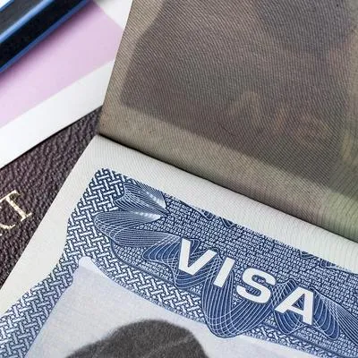 La renovación de la visa se puede hacer en cualquier momento, siempre y cuando se cumplan con unos requisitos.