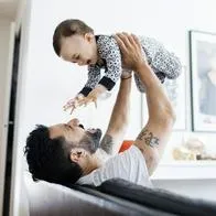 Licencia de paternidad es considerablemente menor a la de la madre.