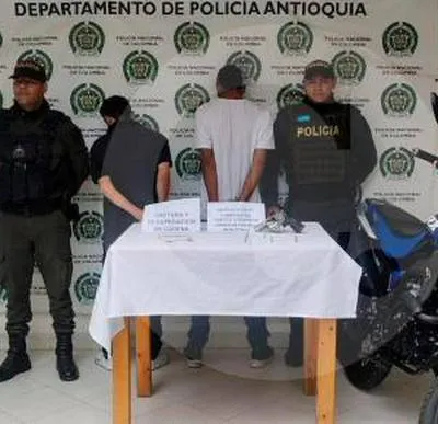Hombres capturados por hacer fleteos en Antioquia.