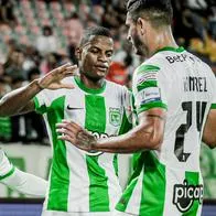 Jugadores de Atlético Nacional celebrando el primer gol ante Bucaramanga de Juan Felipe Aguirre.