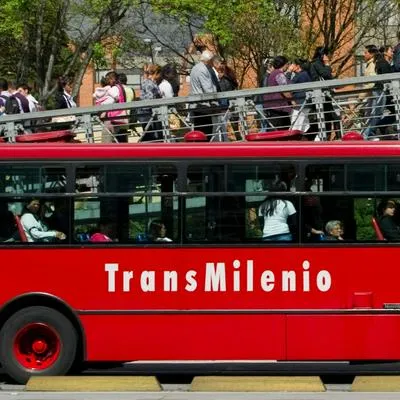 Idea emociona a usuarios de Transmilenio en Bogotá: se pagaría una tarifa mensual y los pasajes saldrían más baratos.