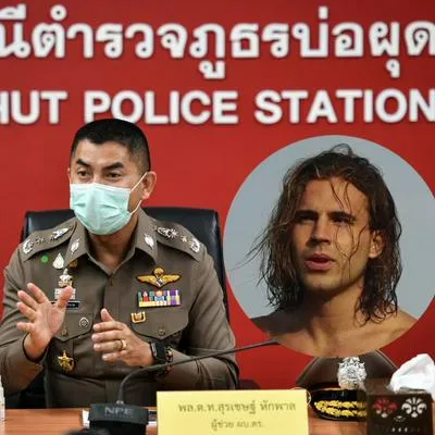 El subdirector de la Policía de Tailandia, Surachate Hakparn, y el sospechoso del crimen, Daniel Sancho.