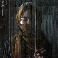 Khatera Amine, una joven líder afgana, relató el infierno que vive en su país por ser mujer, a dos años de que los talibanes recuperaran el poder.