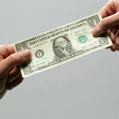 Dólar hoy en Colombia 15 de agosto subiría y estaría muy cambiante