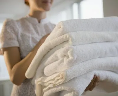 Cómo despercuidir las toallas con elementos caseros: todo lo que necesitará es bicarbonato, vinagre, limón y sal para deshacerse fácil de las bacterias.