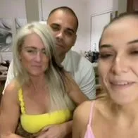 Mujer comparte a su esposo con su madre y hermana y lo presume en TikTok feliz