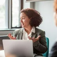 Vea una guía sobre cómo saber rechazar una oferta de trabajo sin cerrar puertas en esa empresa. Acá, todos los tips y ejemplo.