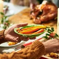 7 tipos de alimentos que se deben evitar para no sufrir una intoxicación, según experto.