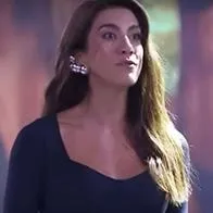 Foto de Andrea Serna, en nota de que la presentadora en Desafío (Caracol) quedó metida en vergonzosa revelación.
