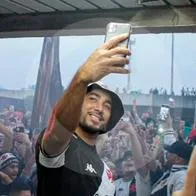 ¡Como un rockstar! Así fue el multitudinario recibimiento a Dimitri Payet, nuevo fichaje del Vasco da Gama
