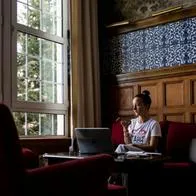 Colombianos prefieren trabajar desde casa, ayudaría a la salud mental y a la productividad.