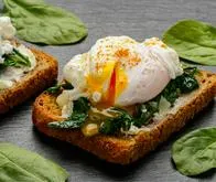 Con técnica y precisión puede sacar los mejores huevos pochados