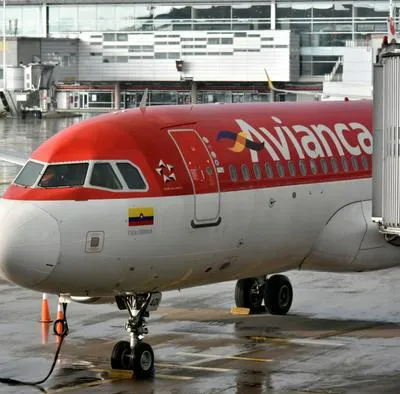 Avianca debe dar solución a pasajeros afectados por quiebra de Viva, dice la SIC